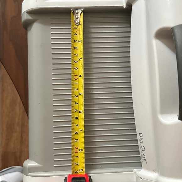 Sizzix White and Gray Die Cutting Machine - Picture 5 of 5